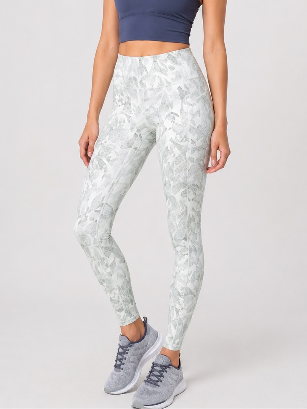 Lululemon Speed Up Tight 28” Jasmine White Gray Size 4